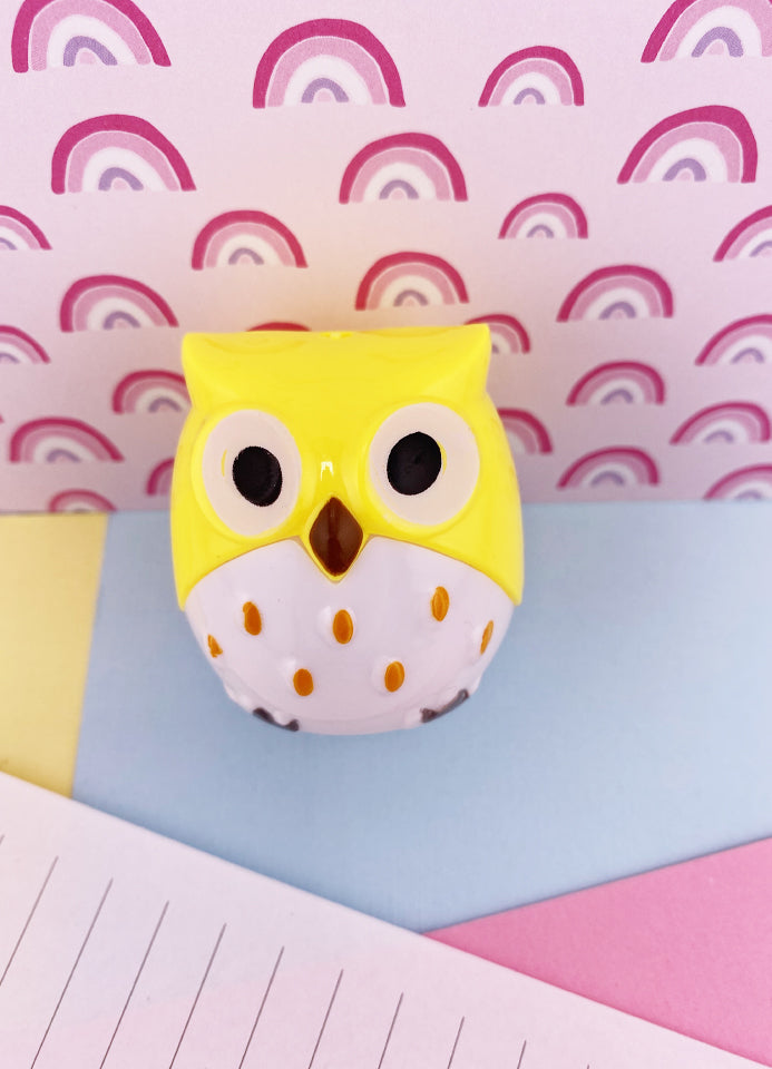 TAILLE-CRAYONS GROS HIBOU : JAUNE